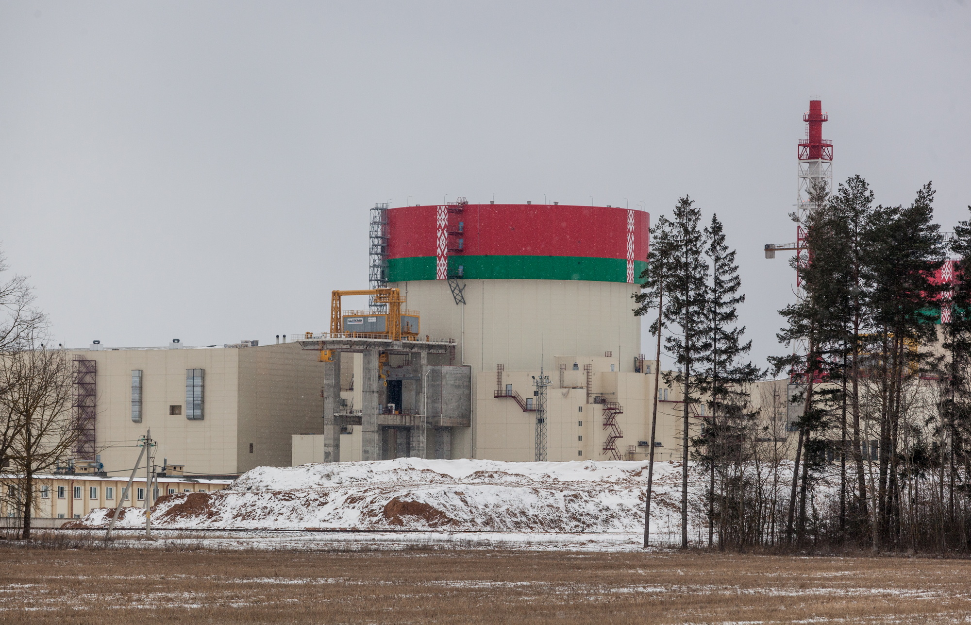 Фоторепортаж процесса загрузки имитаторов тепловыделяющих сборок (ИТВС) в реактор второго энергоблока Белорусской АЭС